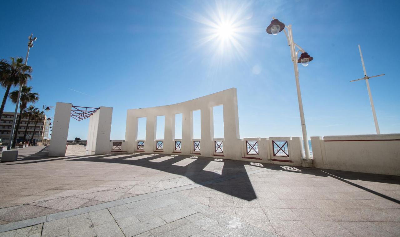 Apartamento La Bajamar Cadiz Bagian luar foto